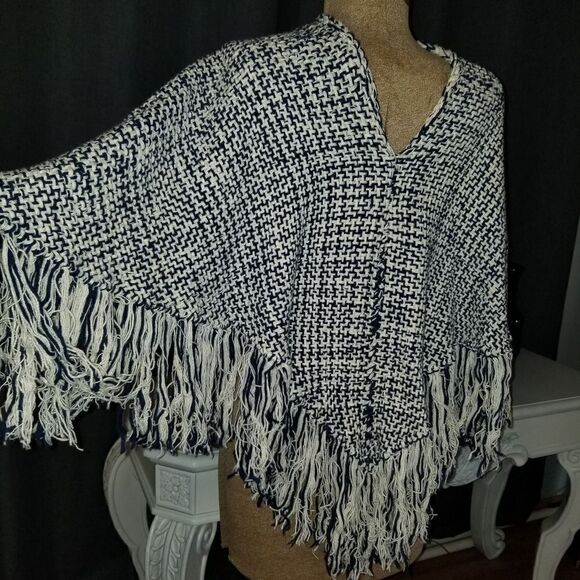 Womens Fringe Knit Poncho Boho /Shawl - Picture 3 of 13
